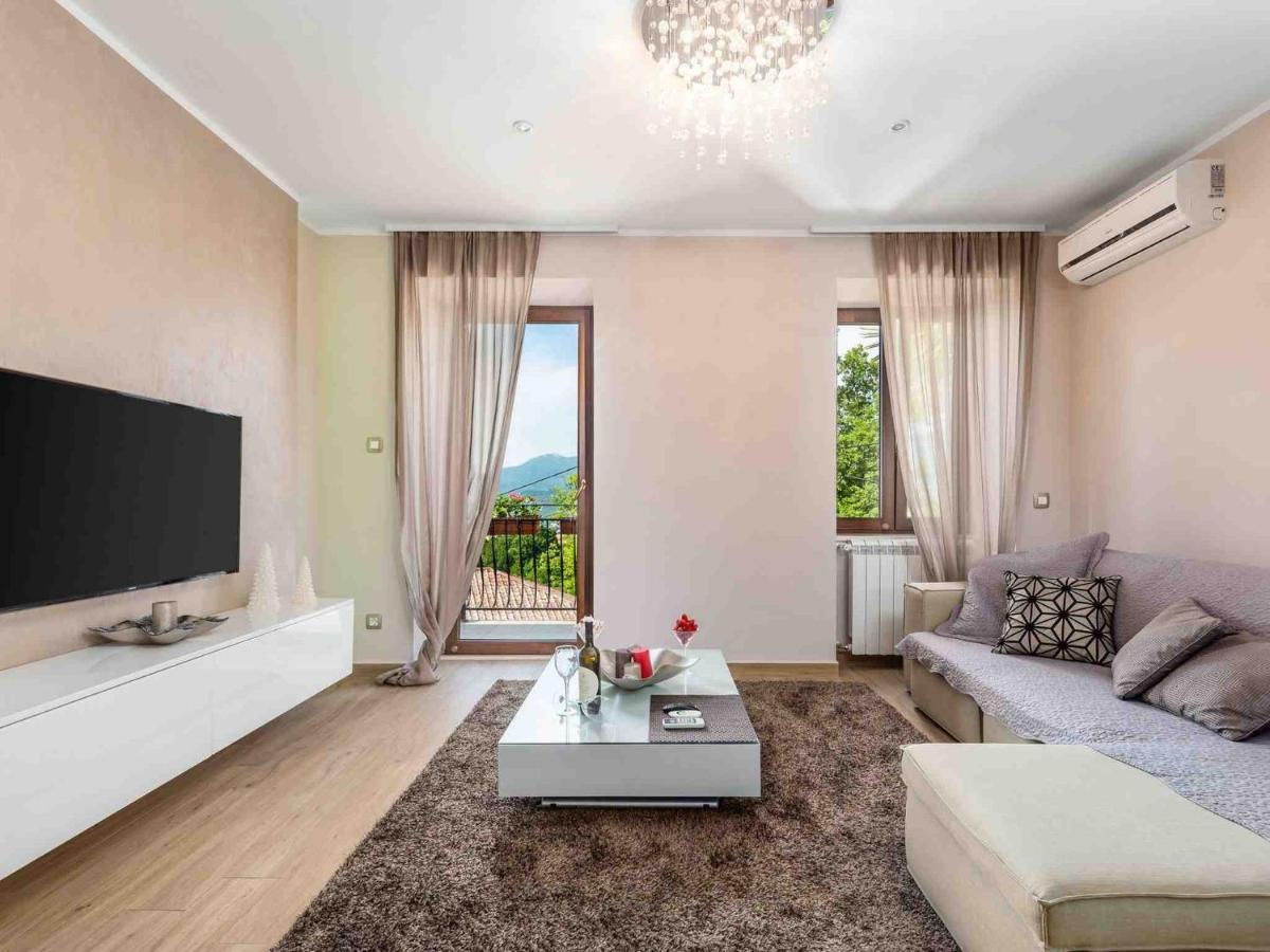 Srok Apartments With Pool Kastav Cameră foto